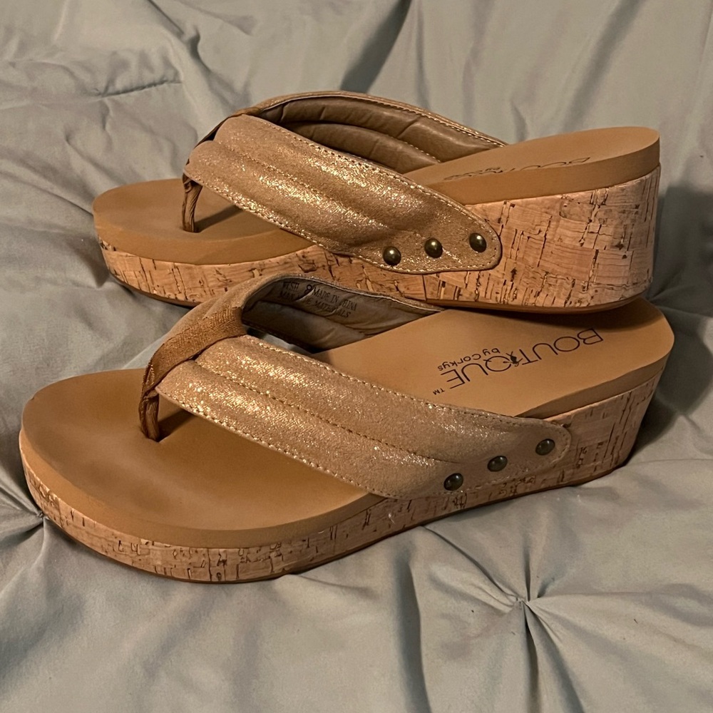 Tan Wedge Shoes with Cork Platform and Textured Straps